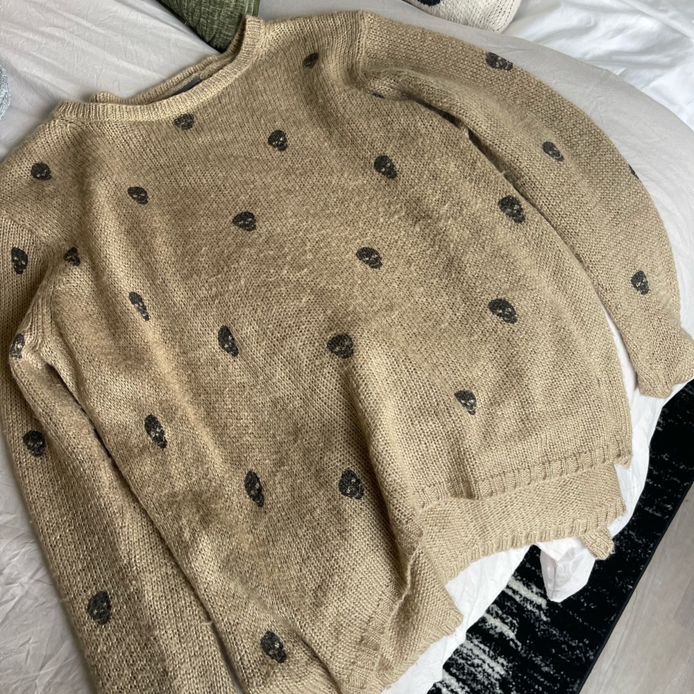 Wooden ships skull tan sweater